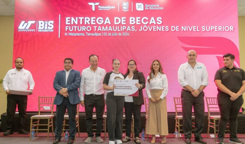 Atestigua secretaria de Educación entrega de 624 becas a estudiantes de la&nbsp;UTM