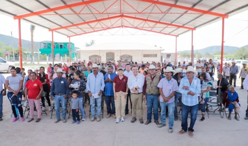 Cumple gobernador con pobladores del ejido Francisco Villa de&nbsp;Tula