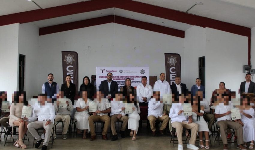 Formalizan su unión 13 parejas en el CEDES de&nbsp;Matamoros