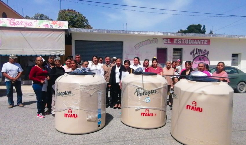 Apoya ITAVU desarrollo social con dotación de&nbsp;tinacos
