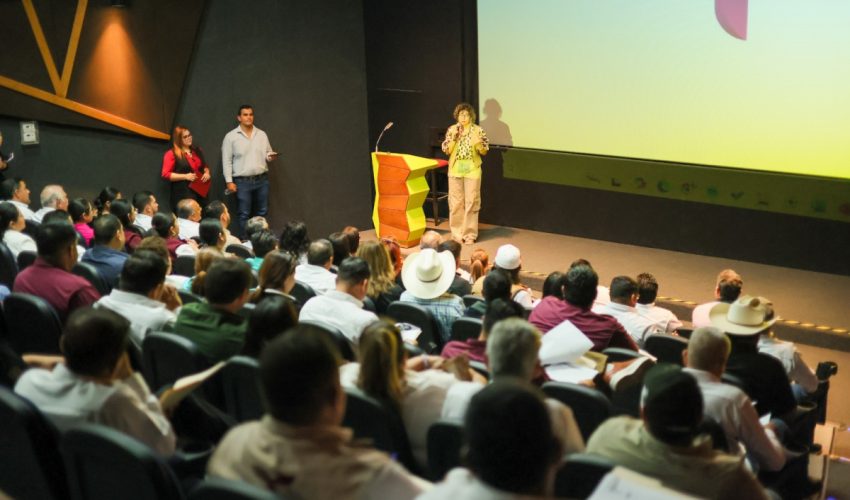 Afina SEBIEN entrega de apoyos&nbsp;sociales