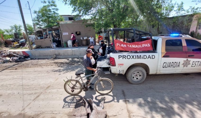 Preserva Guardia Estatal seguridad y entrega donativos en sectores afectados por&nbsp;inundación
