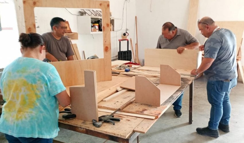 Capacitan a jóvenes en conflicto con la Ley Penal de Reynosa con talleres de carpintería y&nbsp;alimentos