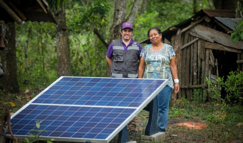 DIF Tamaulipas e IUSA instalan sistemas fotovoltaicos en comunidades rurales de&nbsp;Tamaulipas