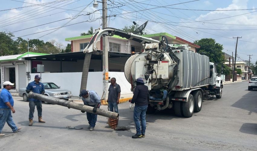Realiza Secretaría de Recursos Hidráulicos labores de mantenimiento a la red hidrosanitaria en Xicoténcatl y&nbsp;Abasolo