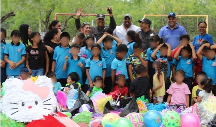 Regala CEDES Matamoros piñatas elaboradas por PPLs a niños y niñas de La&nbsp;Bartolina