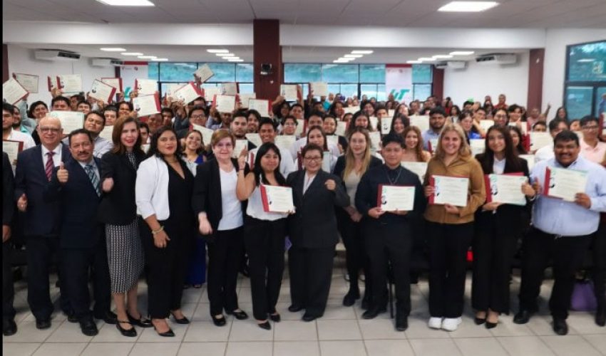 Reciben egresados de la Universidad Tecnológica de Altamira sus títulos&nbsp;profesionales