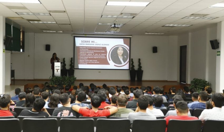 Comparte egresada de la UTTN experiencias de éxito con estudiantes de&nbsp;Mecatrónica