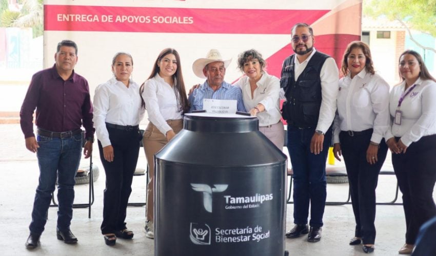 Entrega SEBIEN tinacos en&nbsp;Palmillas