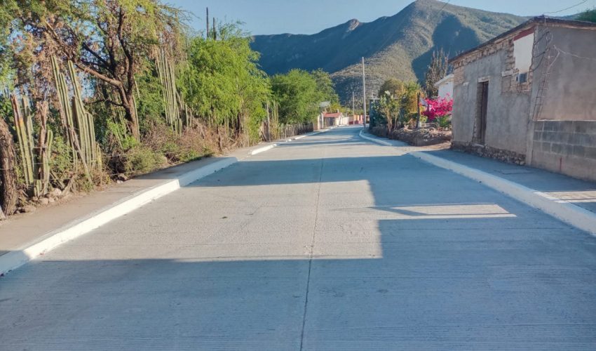 Pavimenta Secretaría de Obras Públicas el altiplano&nbsp;tamaulipeco