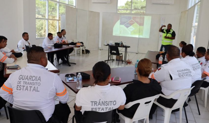 Recibe Tránsito Estatal  capacitación sobre el manejo de materiales&nbsp;peligrosos