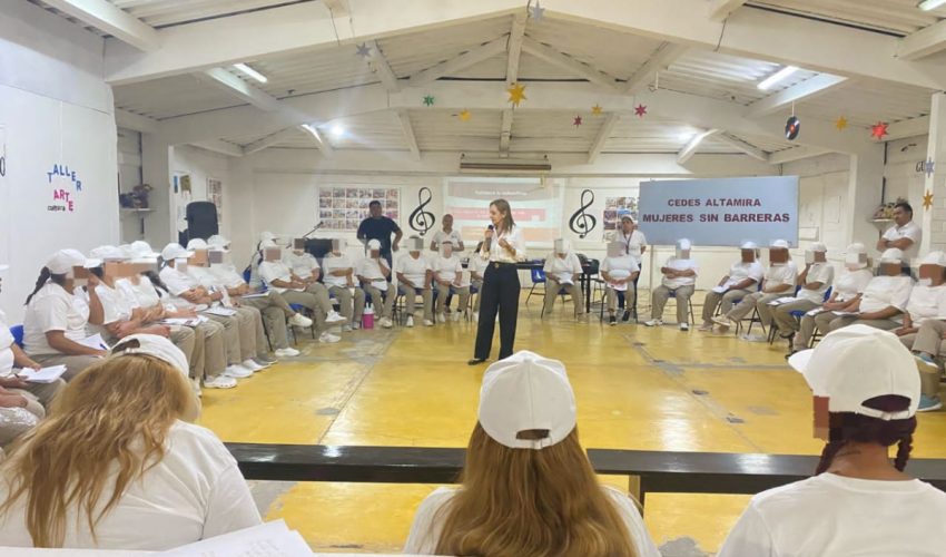 Capacita CEDES Altamira a mujeres en talleres de cultivo de plantas&nbsp;aromáticas